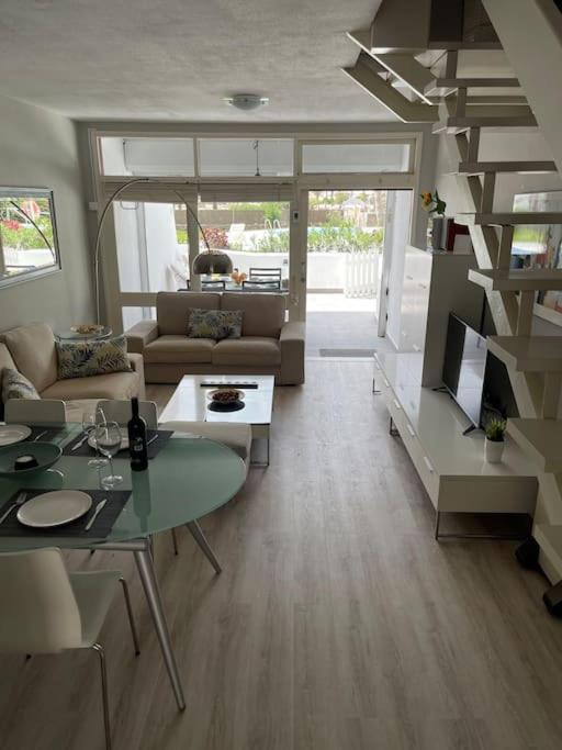 Apartamento Puerto Rico - Primera Linea De Playa Mogán Екстериор снимка